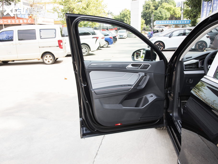 2023;^L 380TSI ԄR-LineŞ 7