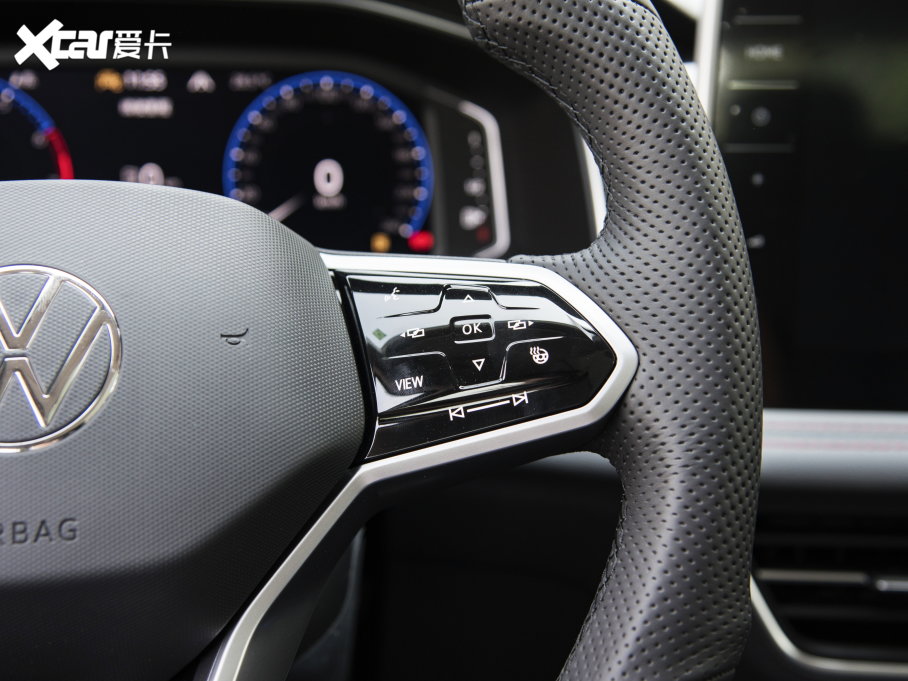 2023;^L 380TSI ԄR-LineŞ 7