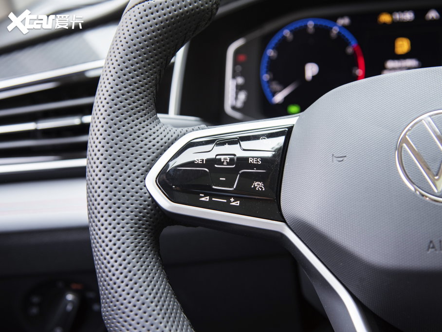 2023;^L 380TSI ԄR-LineŞ 7