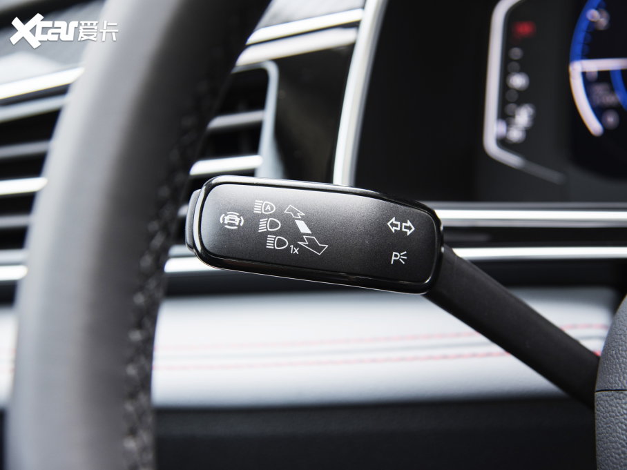 2023;^L 380TSI ԄR-LineŞ 7