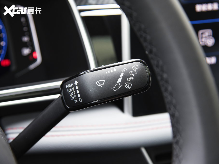 2023;^L 380TSI ԄR-LineŞ 7