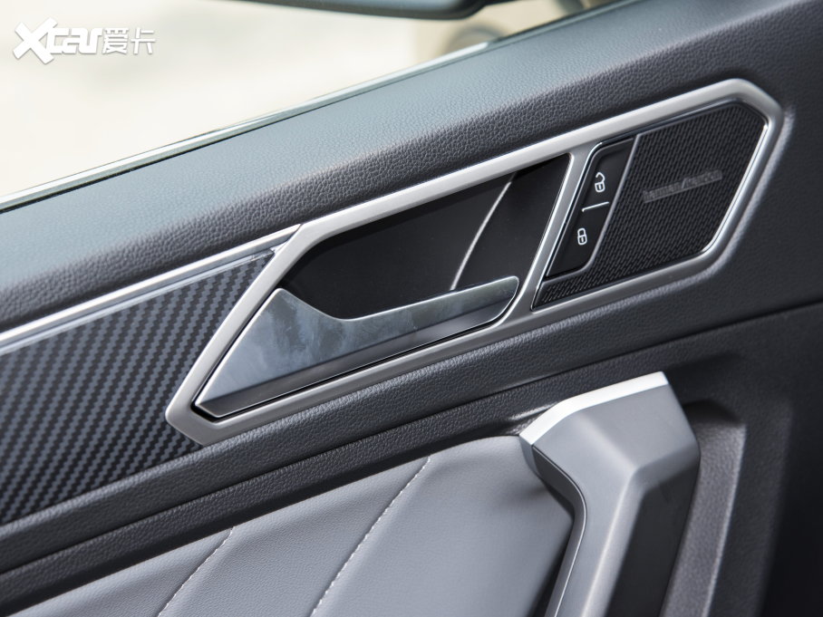 2023;^L 380TSI ԄR-LineŞ 7