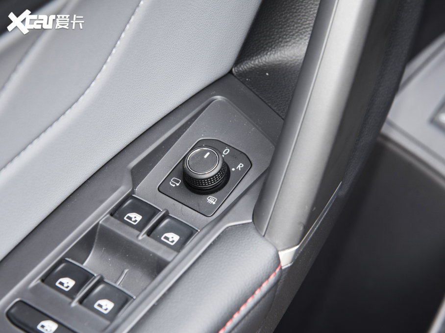 2023;^L 380TSI ԄR-LineŞ 7