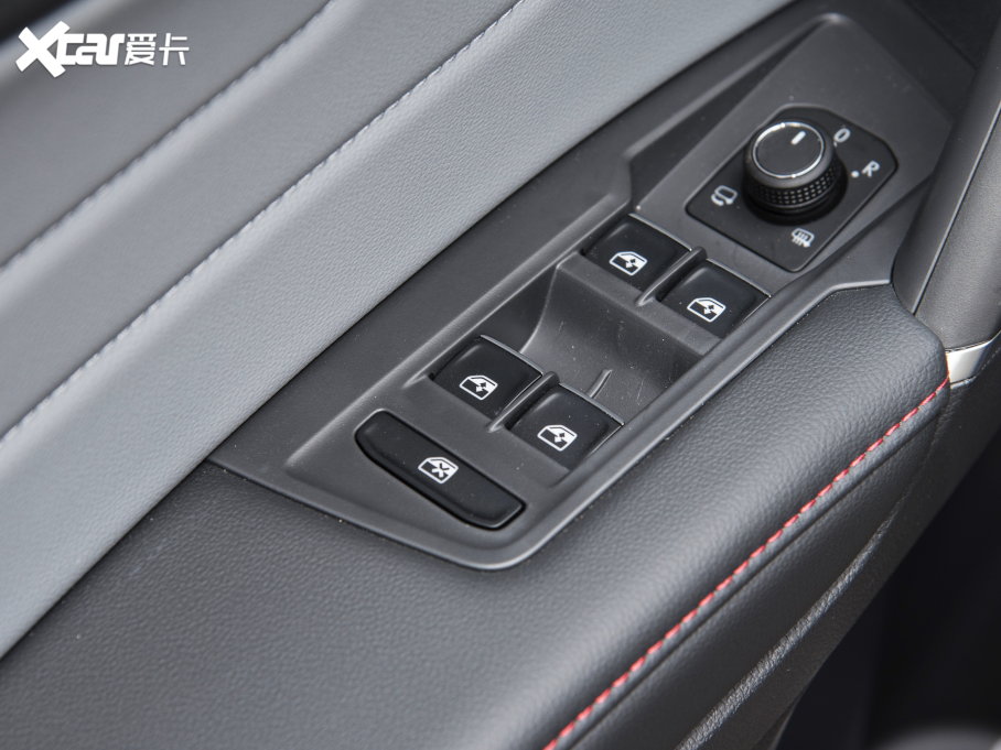 2023;^L 380TSI ԄR-LineŞ 7