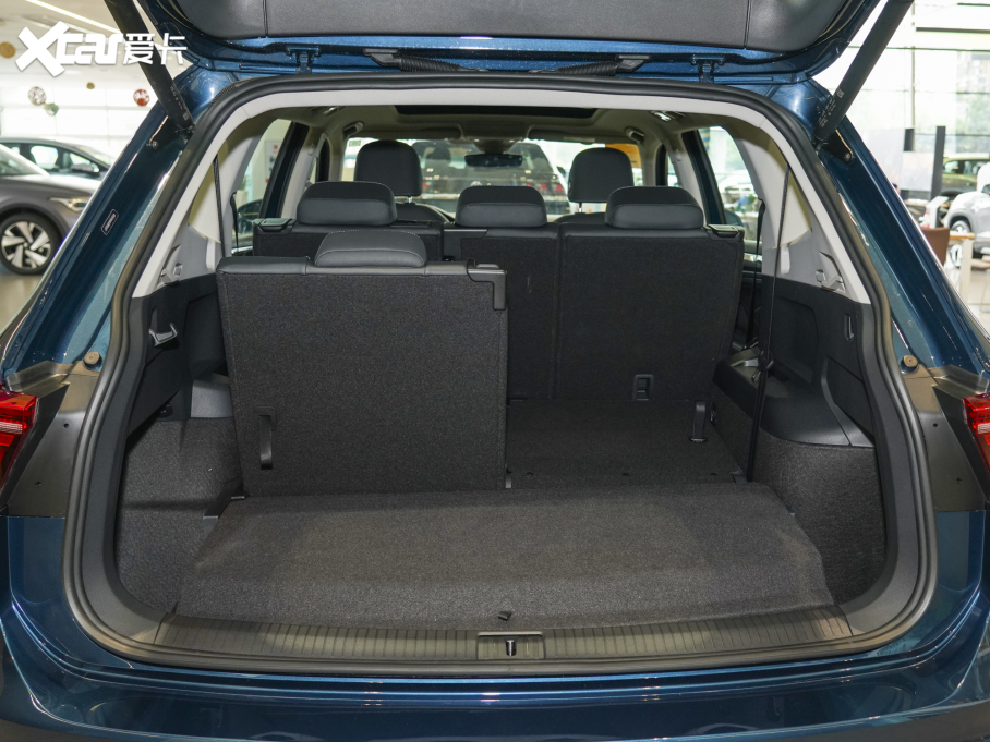 2023;^L Ŀ 380TSI ԄR-LineԽ7