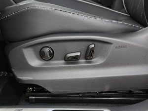 2023款330TSI 自动两驱R-Line越享版 主驾驶座椅调节