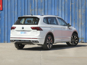 2023330TSI ԄӃR-LineŞ Һ45