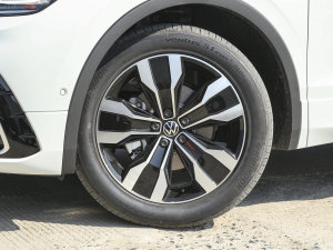 2023330TSI ԄӃR-LineŞ ݆Ȧ