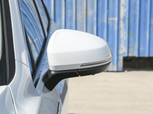 2023330TSI ԄӃR-LineŞ ^