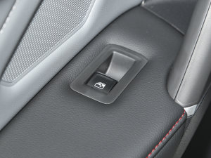 2023330TSI ԄӃR-LineŞ ܇ƅ^