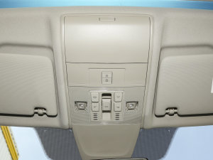 2023330TSI ԄӃR-LineŞ п؅^