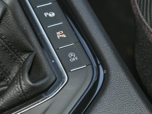 2023330TSI ԄӃR-LineŞ п؅^