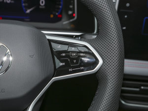 2023330TSI ԄӃR-LineŞ п؅^