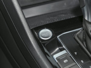 2023330TSI ԄӃR-LineŞ п؅^