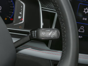 2023330TSI ԄӃR-LineŞ п؅^