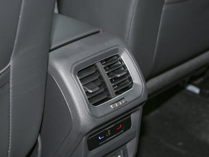 2023330TSI ԄӃR-LineŞ п؅^