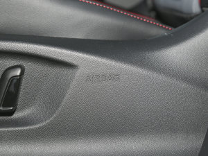 2023330TSI ԄӃR-LineŞ п؅^