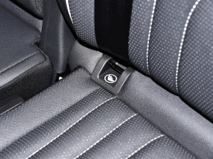 2023380TSI ԄR-LineԽ 7 g