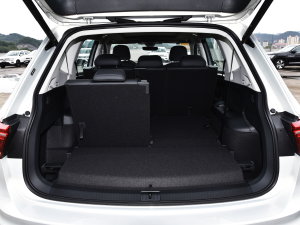 2023380TSI ԄR-LineԽ 7 g