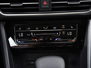 2023380TSI ԄR-LineԽ 7 {{