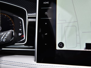 2023380TSI ԄR-LineԽ 7 {