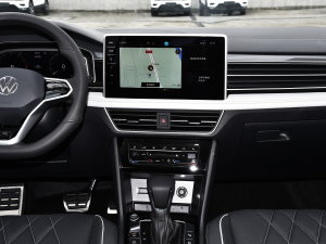 2023380TSI ԄR-LineԽ 7 п_