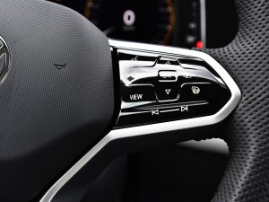 2023380TSI Ԅ(q)R-LineԽ 7 п؅^(q)