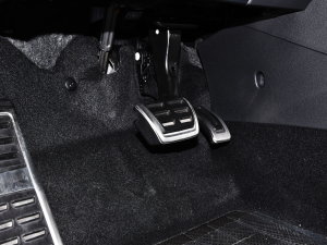 2023380TSI ԄR-LineԽ 7 п؅^