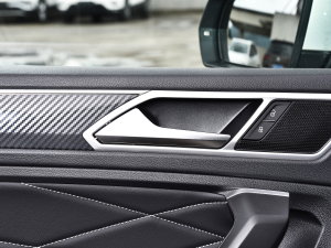 2023380TSI ԄR-LineԽ 7 п؅^