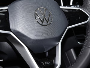 2023380TSI ԄR-LineԽ 7 п؅^