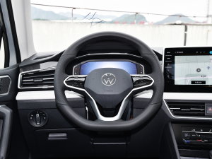 2023款330TSI 自动两驱智享版 方向盘