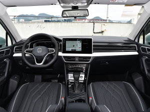 2023款330TSI 自动两驱智享版 内饰全景
