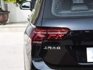 2023380TSI ԄR-LineŞ 7 ^