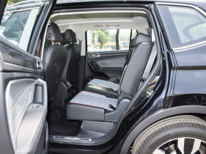 2023380TSI ԄR-LineŞ 7 ſg