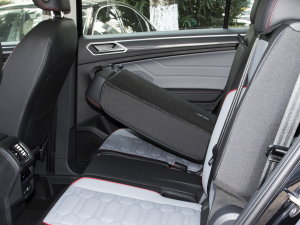 2023380TSI ԄR-LineŞ 7 g