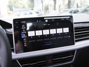 2023380TSI ԄR-LineŞ 7 п؅^