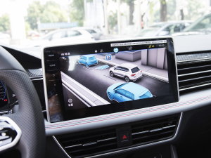 2023380TSI ԄR-LineŞ 7 п؅^