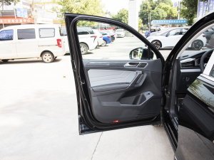 2023380TSI Ԅ(q)R-LineŞ 7 {λ܇T