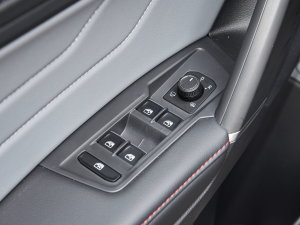 2023380TSI Ԅ(q)R-LineŞ 7 {܇ƅ^(q)	