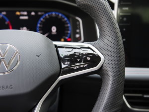 2023380TSI ԄR-LineŞ 7 п؅^