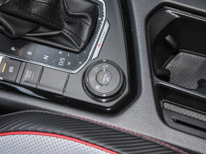 2023380TSI ԄR-LineŞ 7 п؅^