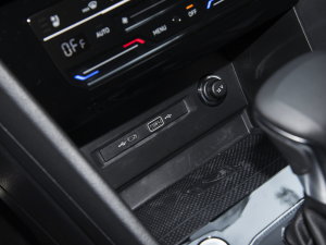 2023380TSI Ԅ(q)R-LineŞ 7 п؅^(q)