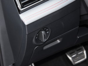 2023380TSI Ԅ(q)R-LineŞ 7 п؅^(q)