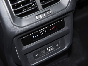 2023380TSI Ԅ(q)R-LineŞ 7 п؅^(q)