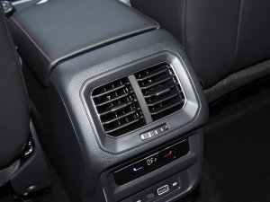 2023380TSI Ԅ(q)R-LineŞ 7 п؅^(q)