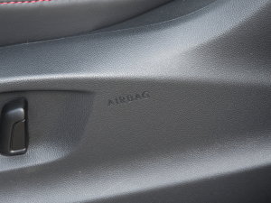 2023380TSI Ԅ(q)R-LineŞ 7 п؅^(q)