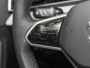 2023Ŀ 380TSI Ԅ(dng)(q)R-LineԽ7 п؅^(q)