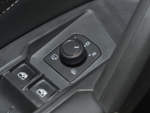 2023Ŀ 380TSI Ԅ(dng)(q)R-LineԽ7 п؅^(q)