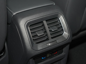 2023Ŀ 380TSI Ԅ(dng)(q)R-LineԽ7 п؅^(q)