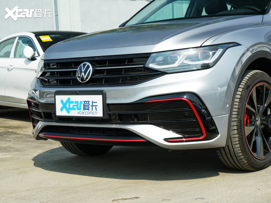 2023;^X 330TSI (q)Ş